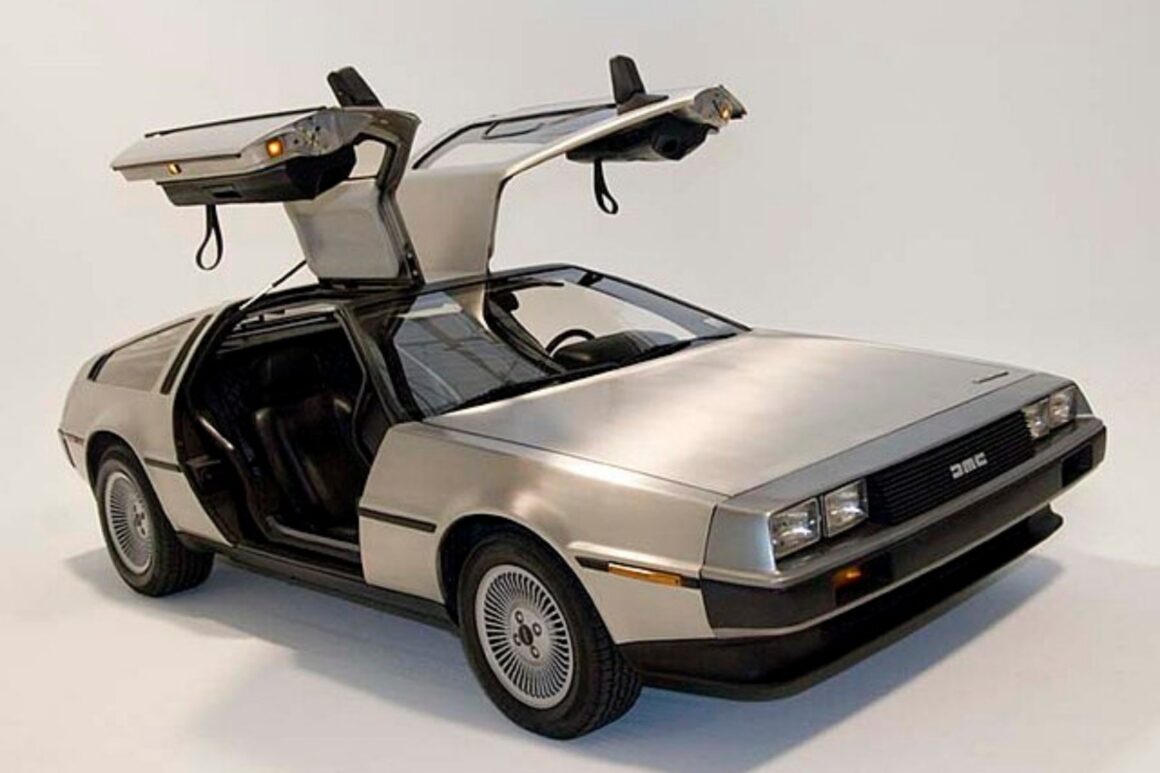 DeLorean DMC 12