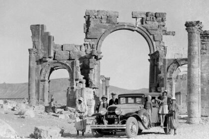 Tourists in Palmyra